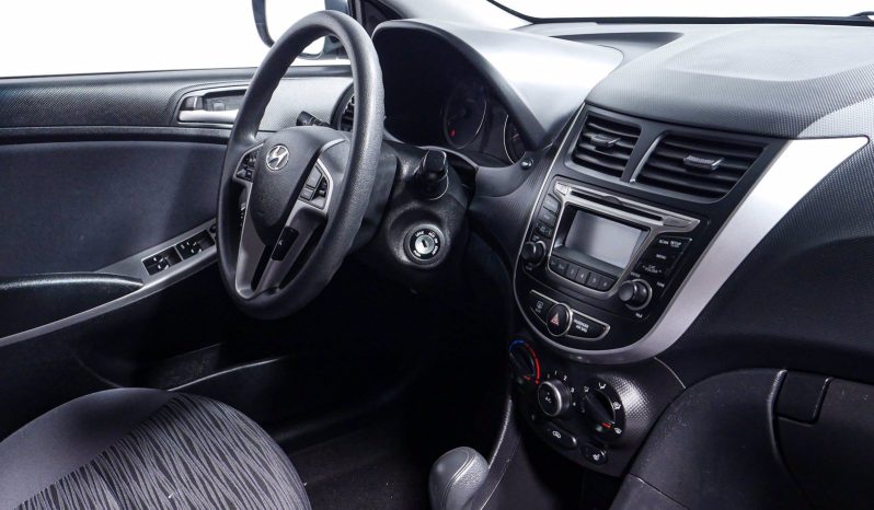 2015 Hyundai Accent full