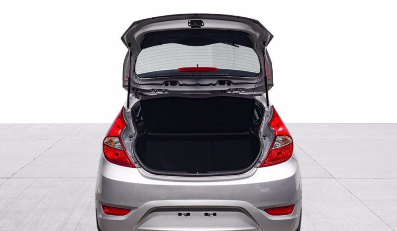 2015 Hyundai Accent full